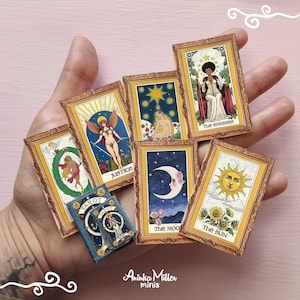 Peintures miniatures pour maison de poupée sur le thème du tarot et livre aux échelles 1:12 et 1/6, PDF imprimable numérique