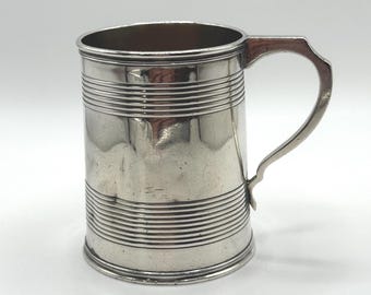 Antik viktoriansk dopmugg i sterlingsilver, London 1875, ribbad design