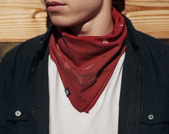 Vintage Red Bandana: Western Wildlife Origami, Unisex design, Face mask,  Scarf, 100% cotton, Gift for Men, Women, Classic fall style