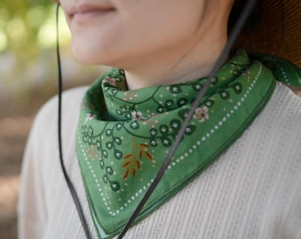 Green Forest Bunny Bandana – Soft 100% Cotton Boho Floral Headscarf, Botanical Hair Wrap, Gift for Hiker, Gardeners & Nature Lovers