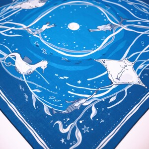 Ocean Whimsy Mermaid Jellyfish Bandana, Blue Hand-Drawn Cotton Scarf, Sea Life Neckerchief, Gift for nature lover imagem 7