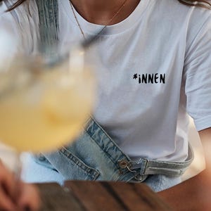 innen, modernes feministisches tshirt, feministisches tshirt, feministisches shirt, , lgbqt shirt, lgbqt sweater, pullover frauen, female empowerment, feminismus, feminismus shirt, feminismus pullover, sweatshirt feminism, frauen, geschenk frau, geschenk freundin, berlin, gleichberechtigung pulli, gleichberechtigung pullover, gleichberechtigung shirt, feminist shirt, equality shirt, innen, innen shirt, pride shirt, feminismus tshirt, lgbt shirt, lgbtq, patriarchy