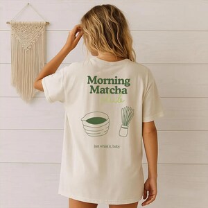 matcha, matcha morning club, matcha geschenkidee, matcha geschenk, matcha shirt, matcha geschenkidee shirt, matcha shirt frauen, matcha shirt männer, matcha geschenk freundin, freundin shirt, freundin shirt geschenk, geschenkidee freundin, shirt arbeitskollegin, shirt arbeit, büro shirt, büro geschenk