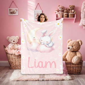 Manta de conejos de Pascua personalizada con nombre, lindo collage de conejitos, manta Minky para niños pequeños, texto de manta para niñas, regalo de cumpleaños