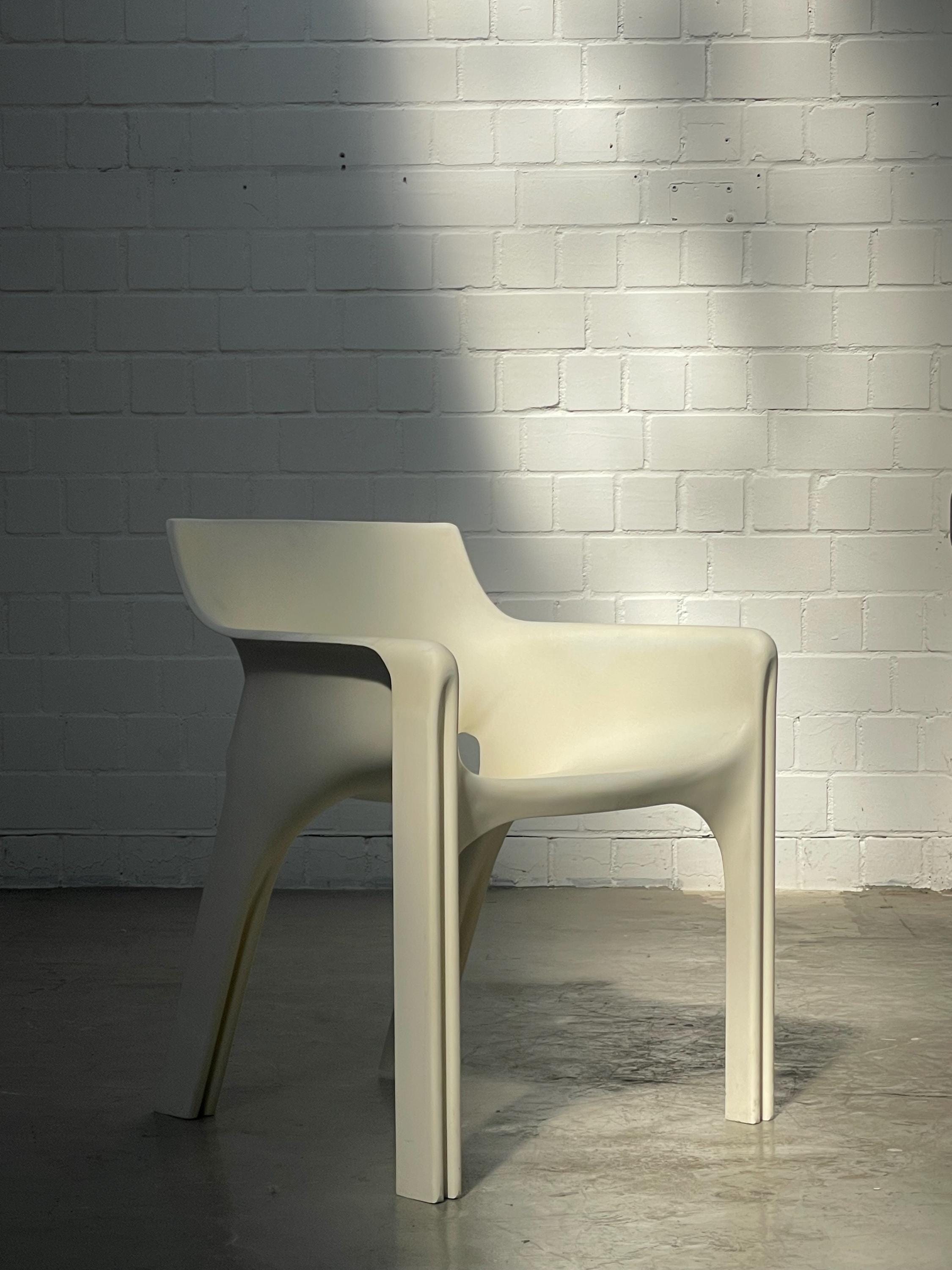 Selene Chair in Green by Vico Magistretti for Artemide