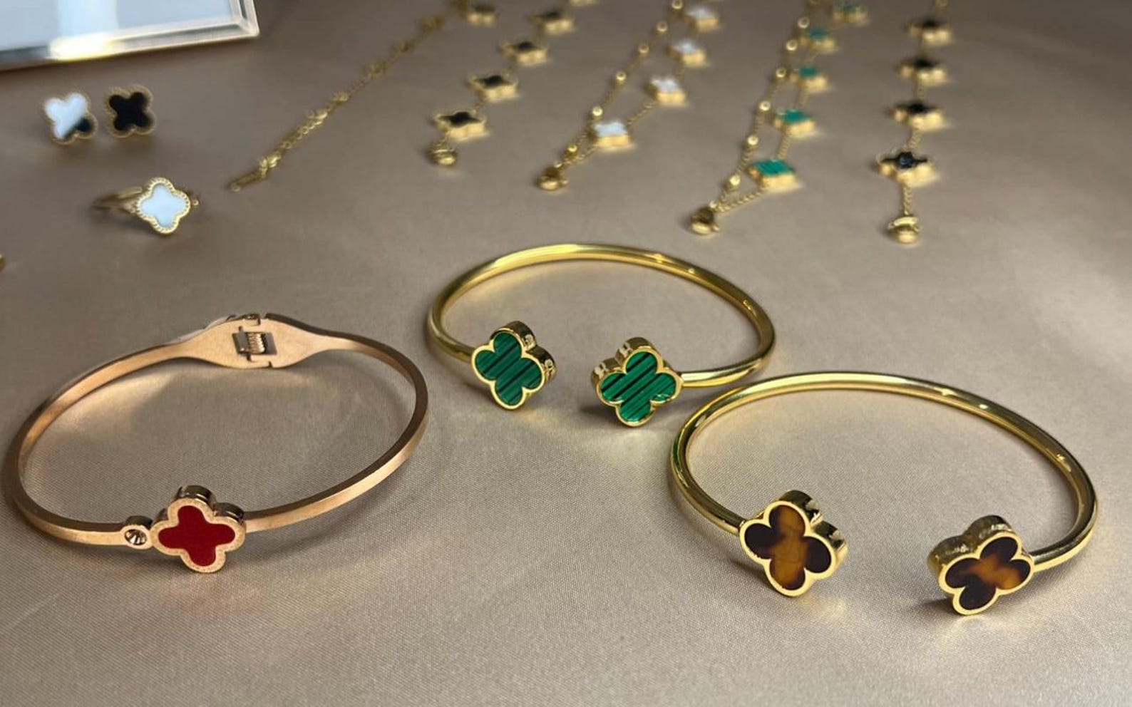 Women's Jewelry Set Stainless Steel Hypoallergenic Clover Necklace Bracelet Earrings