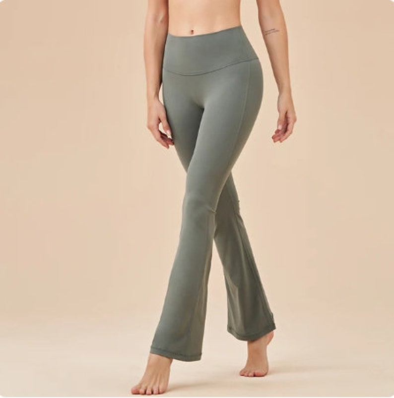 Pantaloni da palestra da donna, leggings da yoga fatti a mano, pantaloni sportivi aderenti elastici e traspiranti con fondo a zampa d'elefante, pantaloni da donna con tasca posteriore in vita Bamboo Green