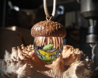 Acorn Necklace With Mushroom Frog, Acorn Pendant, Resin jewelry, Wood resin pendant, Gift for Nature lover,Natural jewelry