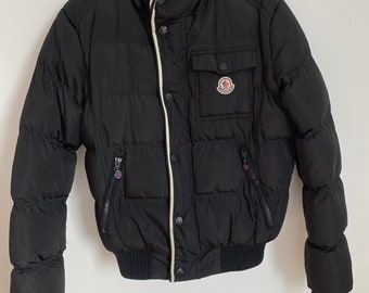 Moncler Giacca in bianco e nero, capispalla di lusso, cappotto primaverile firmato, stile classico, moda di fascia alta