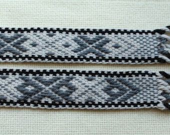 Large ceinture en laine tissée main – motif ethno gris