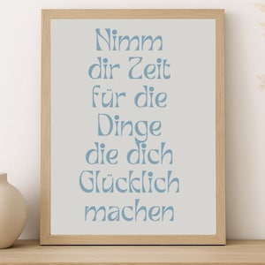 Puede incluir: Un letrero de madera rústica con el texto "Welcome to our home" en un estilo manuscrito. El letrero presenta un acabado envejecido y un diseño sencillo y acogedor, perfecto para un porche o entrada.
