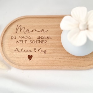 Persönliches Geschenk Muttertags|Tablett mit Gravur Mama du machst unsere Welt schöner|Kleinigkeit vom Herzen|Geburtstag|Holzdeko|Dankeschön