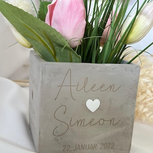 Personalisierter Blumentopf in Betonoptik| Hochzeitsgeschenk| individuelle Gravur |Geschenkidee zur Hochzeit | Brautpaar| Hochzeit