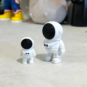 Mini Astronaut  - Multiply Sizes Available | Sensory Pets | Flexible | Cute Mini Gift | Articulated |  Fidget Toy | 3D Printed