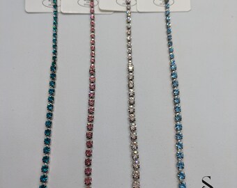 Elegante hangeroorbel voor dames met gekleurde strasssteentjes blauw helder roze groen juweel gemaakt in Italië