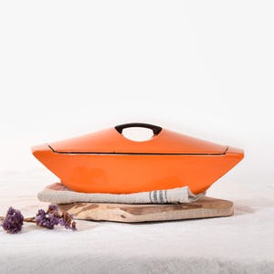 Dutch Oven Vintage- Le Creuset- Orange Enamel Cast Iron Dutch Oven- Covered Casserole Dish- Raymond Loewy- Cousances- French Country Kitchen