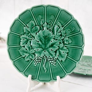 Sarreguemines Majolica Leaf Plate - Green Barbotine Faience 28cm (11in) - Vintage Collectible Serving Platter France - French Country