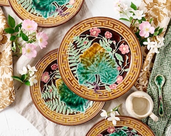 Zeldzame Choisy Le Roi Majolica plaat - 19e-eeuwse Franse antieke Barbotine - varenbladeren en botanisch bloemmotief - LAATSTE PLAAT BESCHIKBAAR