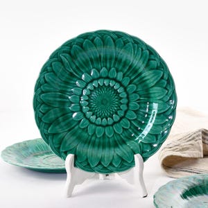 Wedgwood Majolica Plate - Beautiful Antique Emerald Green Sunflower Plate - Green Majolica from 1870s- US Customs Fees Covered