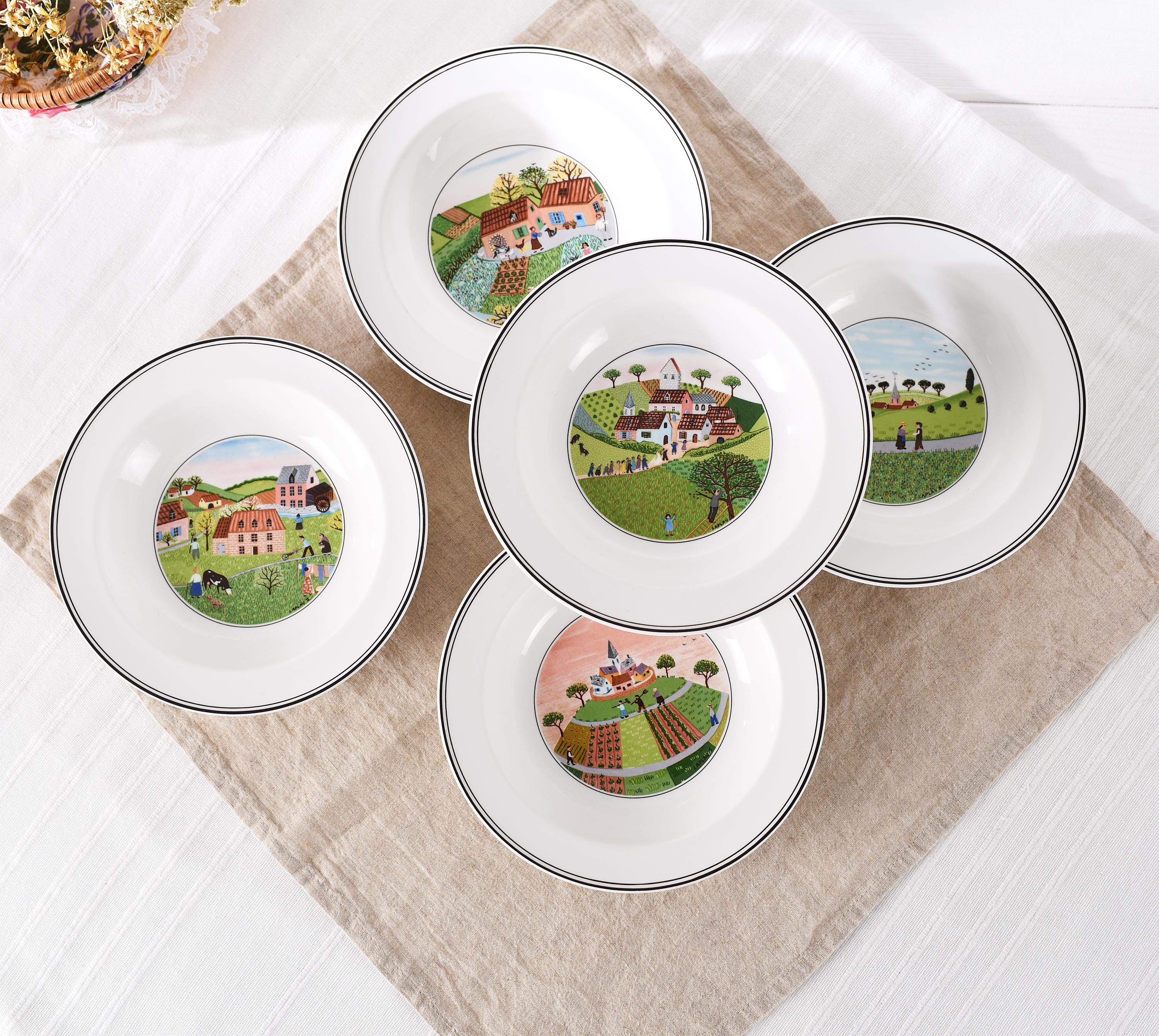 SET OF 5 Villeroy and Boch Naif Soup Plates, 7.8