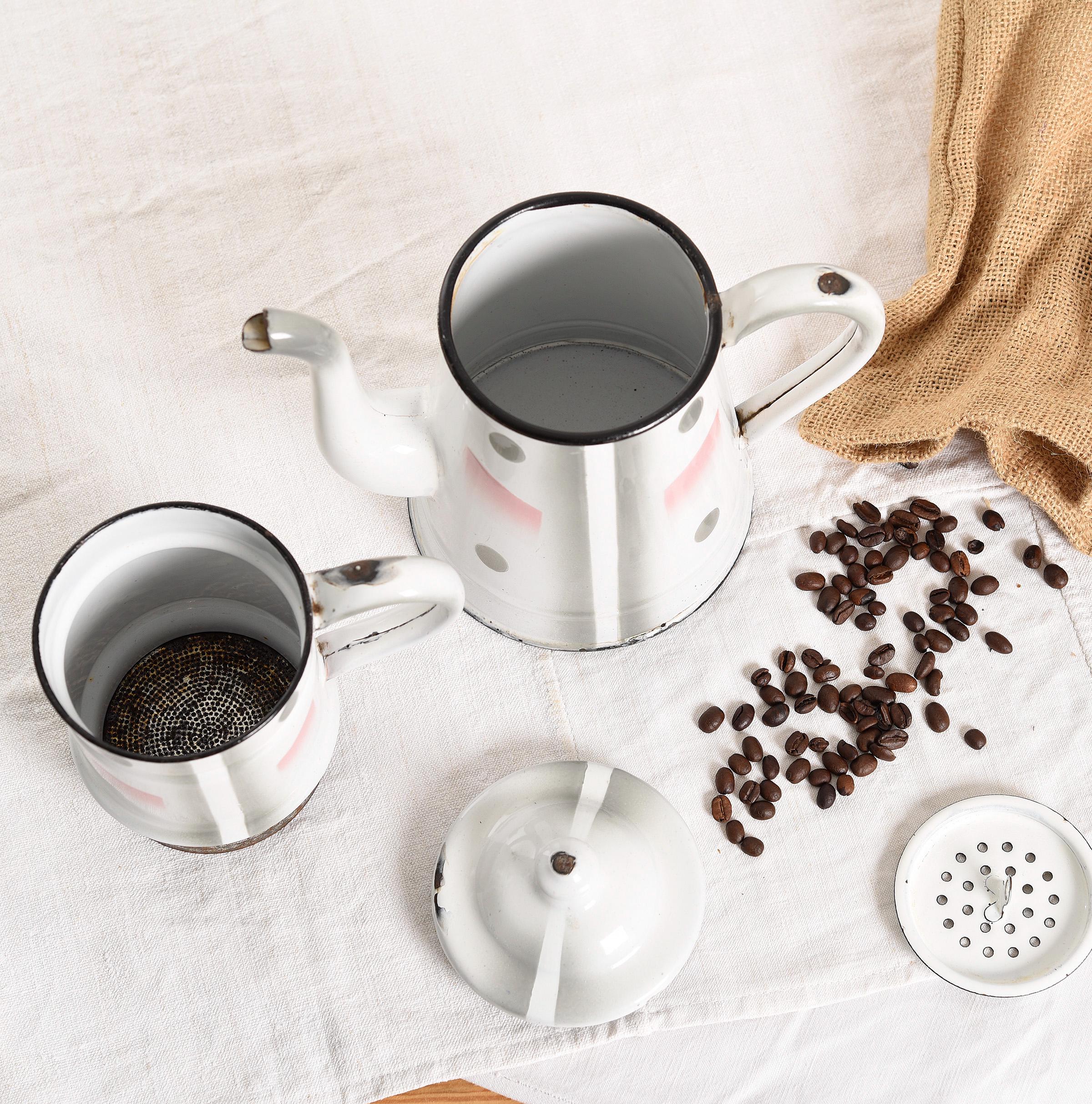 アンティーク　オフホワイト エナメル コーヒーポット フランスアンティークのエナメルコーヒーポット。ヴィンテージの大型