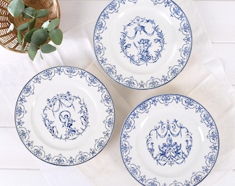 Juego de platos antiguos franceses Jules Vieillard Ironstone Angelots - Platos de pedestal de postre en blanco y azul querubín - Decoración romántica estilo cabaña shabby chic.