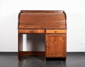 Bureau secrétaire américain avec cylindre, en bois massif. Ancienne table de bureau avec tiroirs, abattant à rouleau, casiers de rangement.