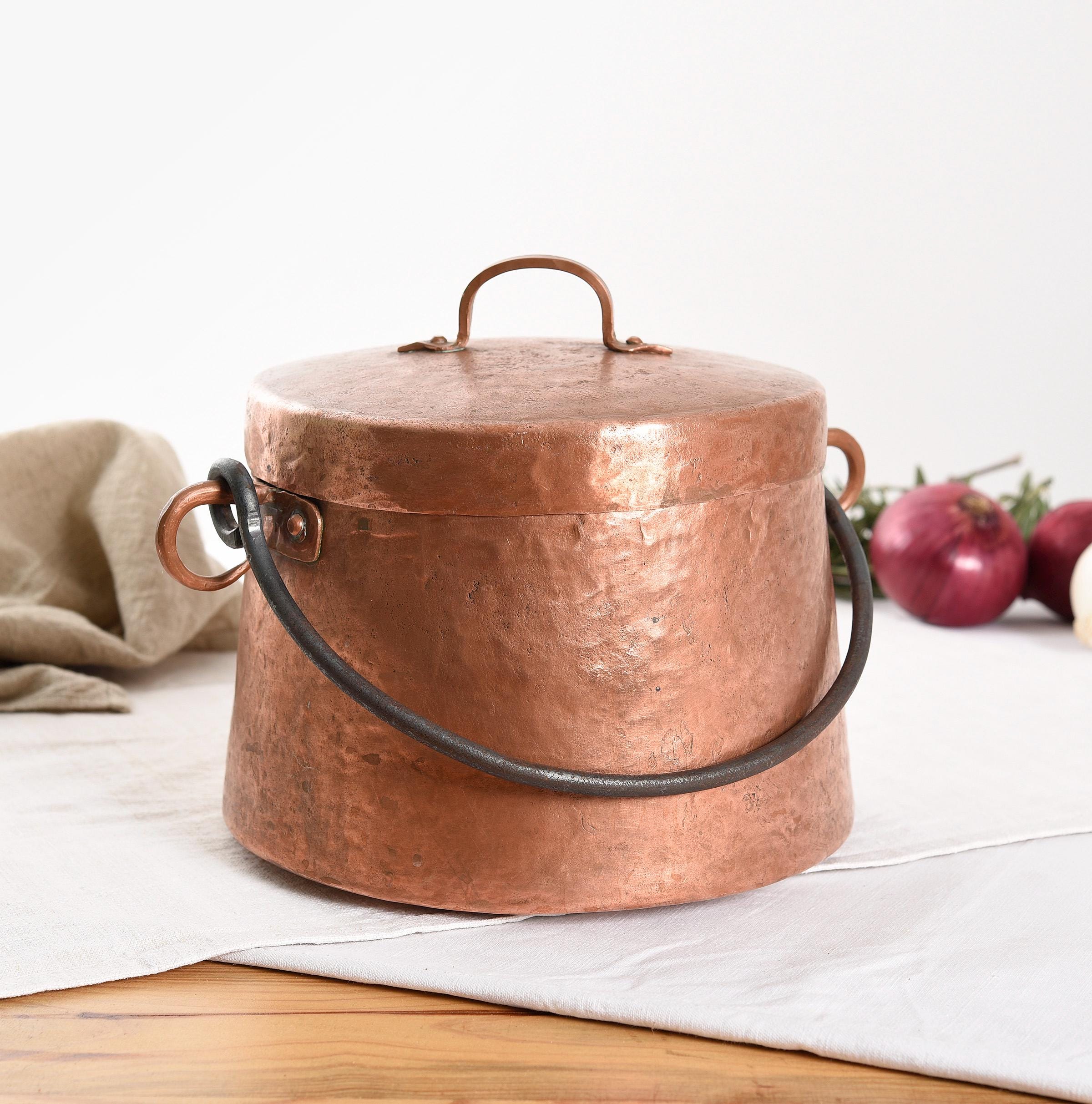 フランスアンティークの槌目銅製大釜（蓋付き） - 19世紀の素朴な