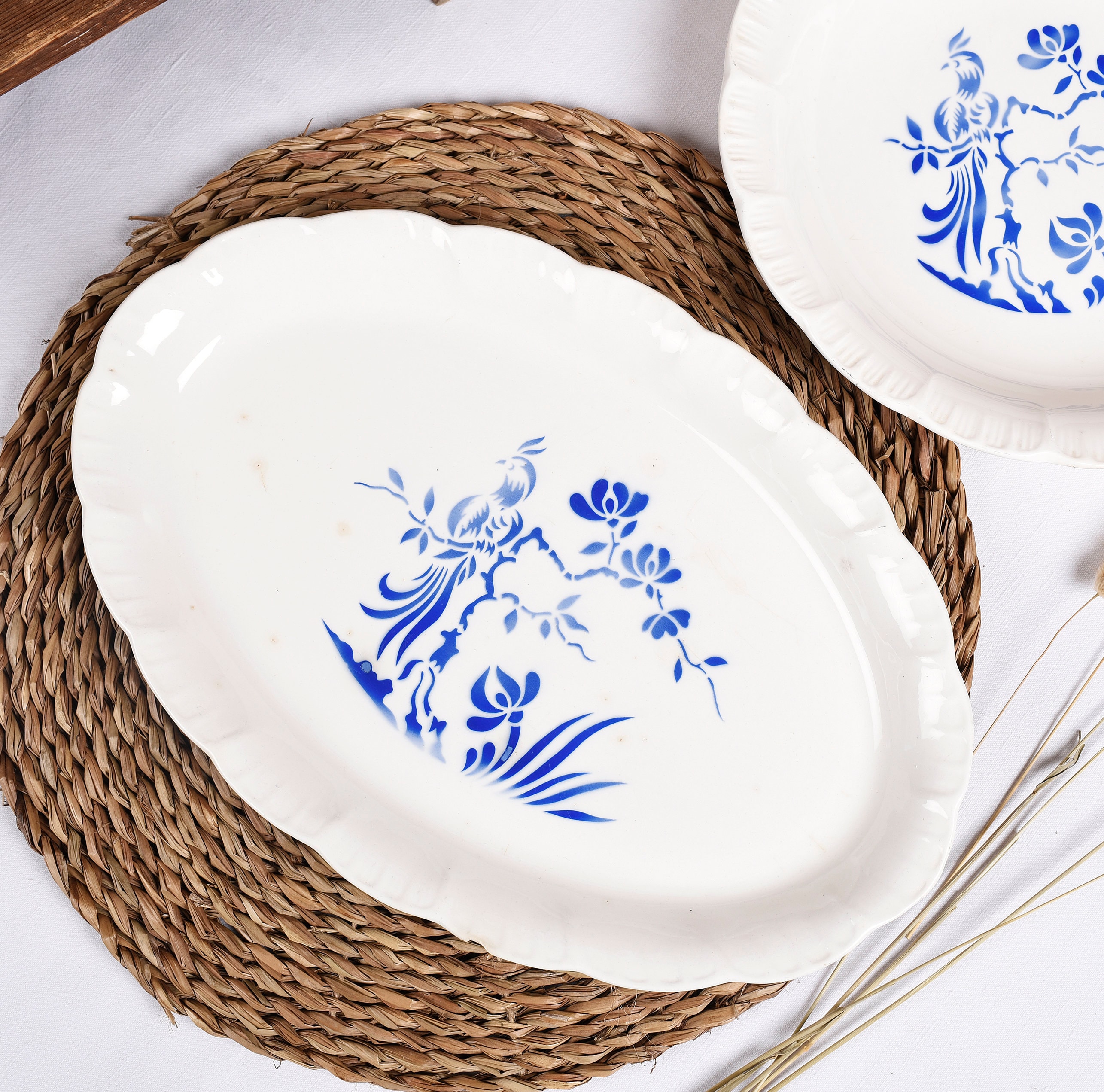 ディゴワンのプレート。フランスのアンティークプレート2枚セット