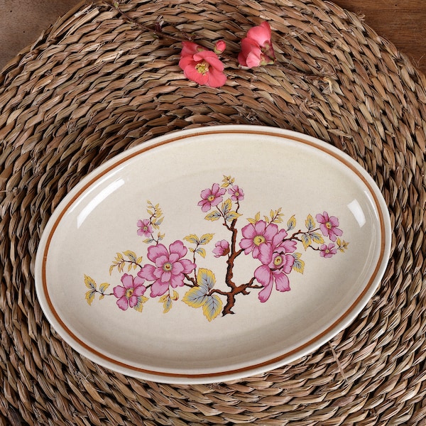 Assiette ovale, ravier, en faïence de GIEN, ancien plat décoratif, vintage français, manufacture GIEN  décor fleurs roses de cerisier.