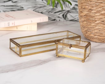 Old jewelry boxes, in glass and brass, rectangular shape, set of 2. Small transparent boxes in gilded brass, unique pieces.