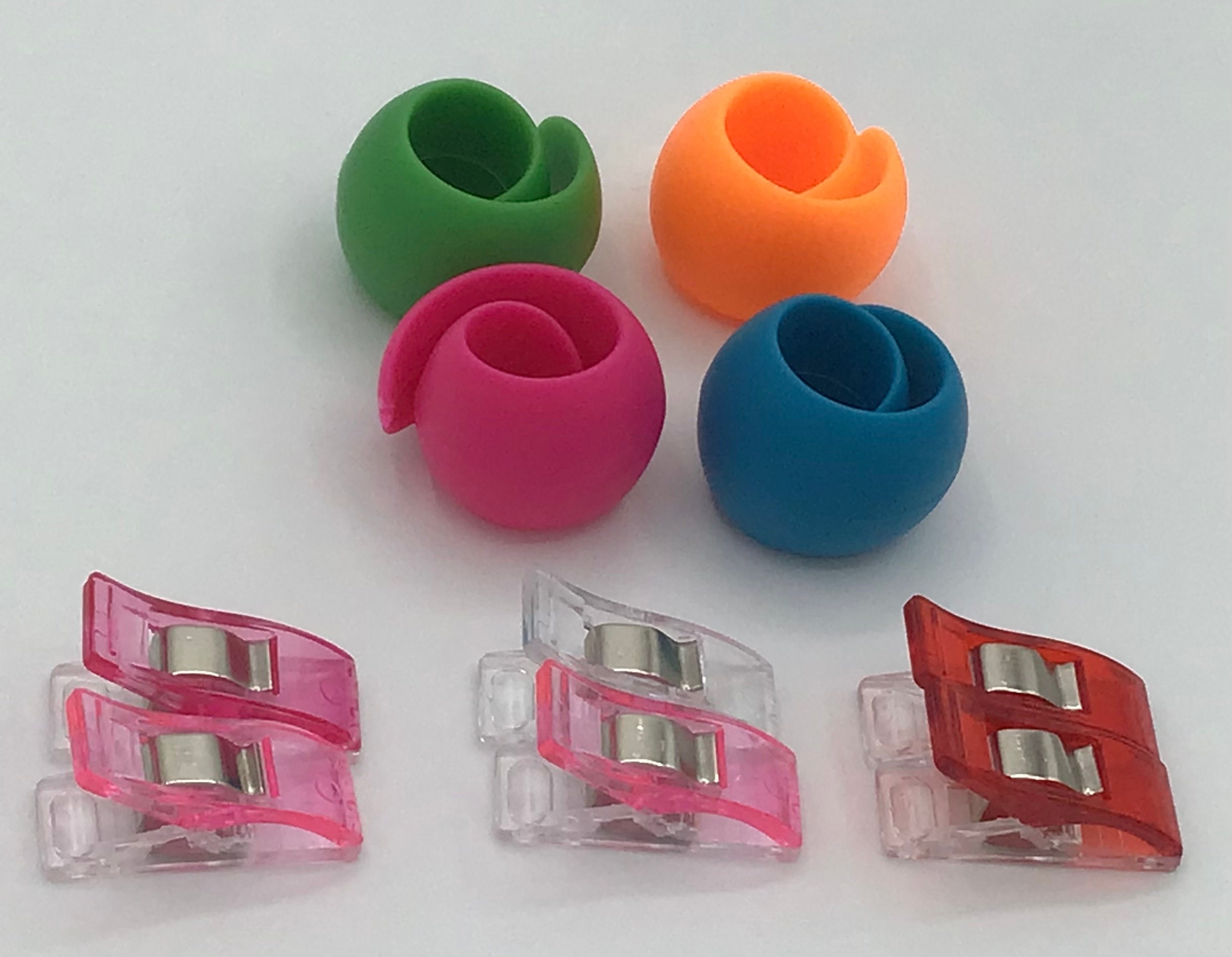 Embroidery fabric huggers, cross stitch fabric huggers +6 quilting clips