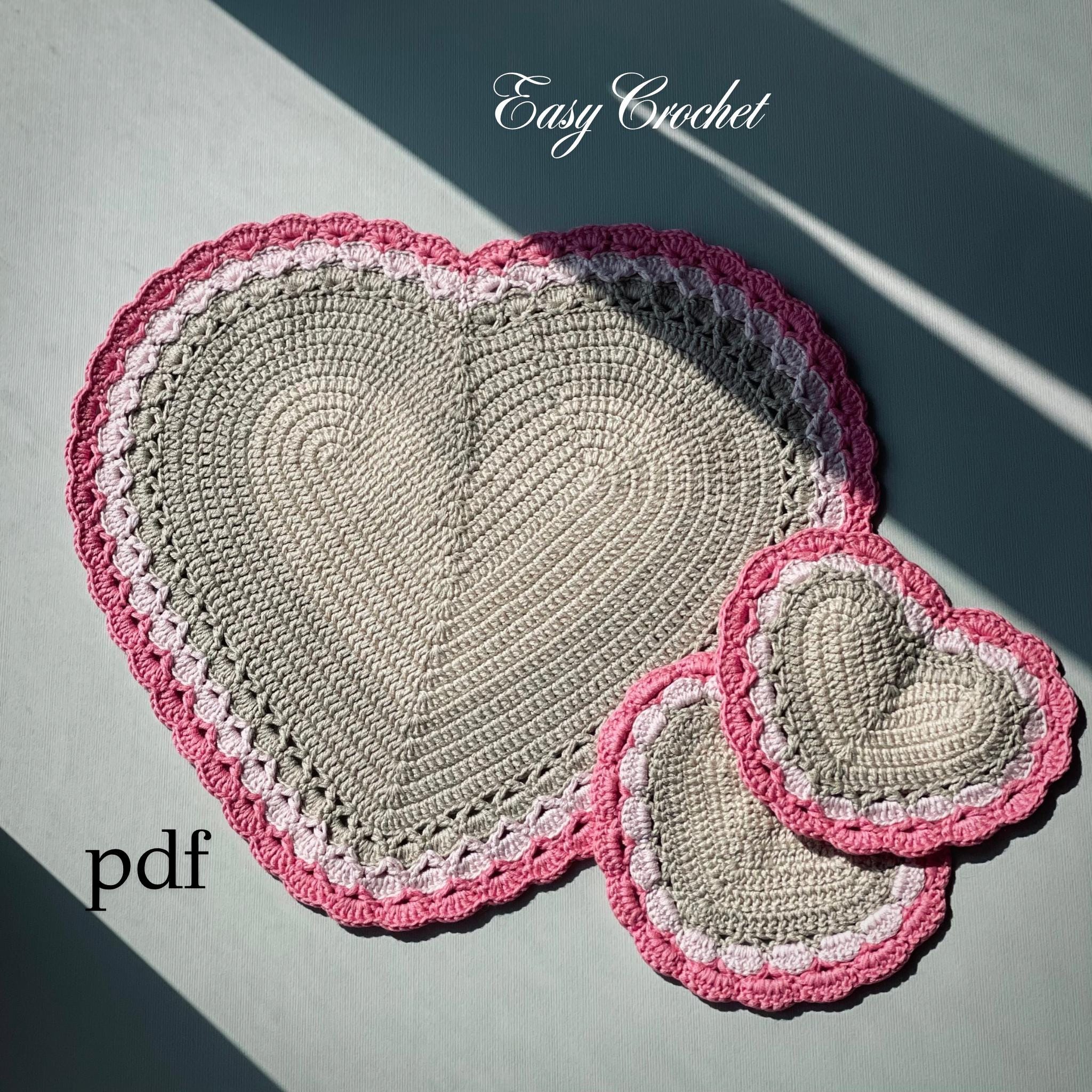 Napperon rond crocheté en forme de coeur de 30 cm (12 po.) - France Napperon rond crocheté en forme de coeur de 30 cm (12 po.) - France