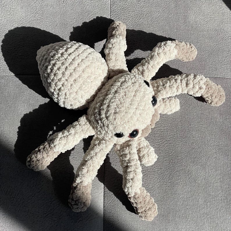 Realistic Spider Crochet Pattern PDF. Plush Stuffed Animal Tutorial. Large Amigurumi Toy image 5