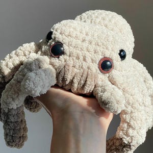 Realistic Spider Crochet Pattern PDF. Plush Stuffed Animal Tutorial. Large Amigurumi Toy image 9