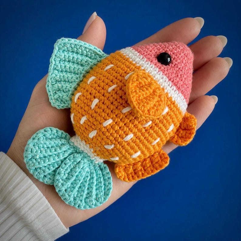 10-i-1-virkmönster för akvarier i PDF-format. 10-i-1-amigurumi med havsdjur. Fisk, mussla, sjöstjärna, snigel, sjögräs bild 16