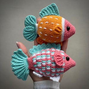10-i-1-virkmönster för akvarier i PDF-format. 10-i-1-amigurumi med havsdjur. Fisk, mussla, sjöstjärna, snigel, sjögräs bild 17