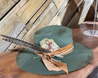 Sombrero de lana quemado y de marca en verde bosque personalizado de Lucky Queen