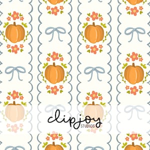 Puede incluir: Patrón repetitivo con calabazas naranjas, flores melocotón y lazos azul claro sobre fondo crema. El diseño incluye bordes verticales festoneados en azul claro. El texto "clipjoy studios" está en el centro.