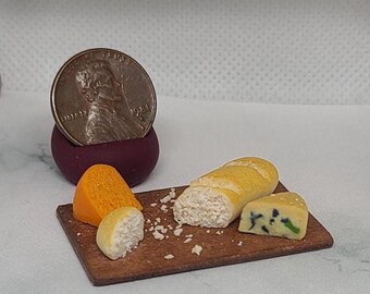 Miniature Dollhouse Sliced Bread & Cheeses board  1:12 scale cutting board Food Kitchen counter table #1901