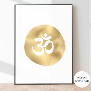 Gold und Weiß Sanskrit Om druckbare Wandkunst SOFORTIGER DOWNLOAD goldener spiritueller Druck für Yoga-Studios, Schlafzimmer und Wohnzimmer PLAN01