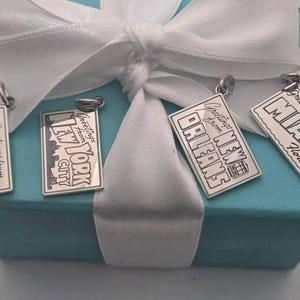 Tiffany & Co. Postcards Charms - Oryginalne - NOWE z pudełkiem, kokardą i woreczkiem