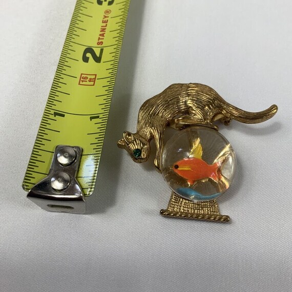 Vintage Gold Tone Metal Curious Cat on Goldfish B… - image 6