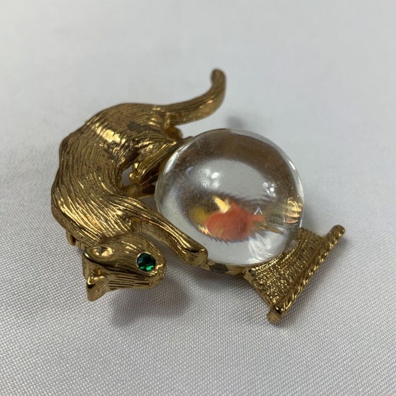 Vintage Gold Tone Metal Curious Cat on Goldfish B… - image 2