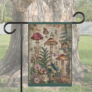 Bandera de jardín con diseño de setas y mariposas de Cottagecore, tema de bosque, letrero de bienvenida para exteriores, decoración de patio delantero de doble cara, regalo para nuevo propietario de la casa
