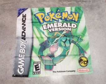 Tapisserie de bannière de drapeau mural version émeraude Pokemon 3 x 3 pieds, GBA, Gameboy Advance