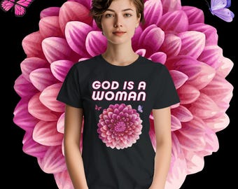 DIOS ES MUJER - Dalia rosa - Camiseta unisex de cuello redondo de peso pesado / Gildan® 5000
