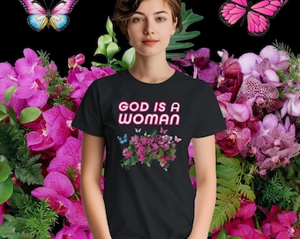 DIOS ES MUJER - Butterfly Blossoms - Camiseta unisex de cuello redondo de peso pesado / Gildan® 5000