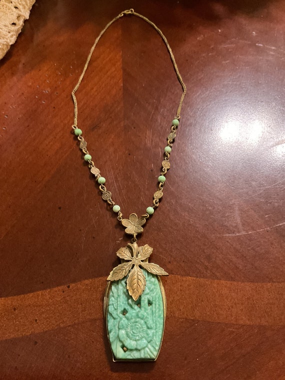 Art Deco 1920’s Jade Green Necklace