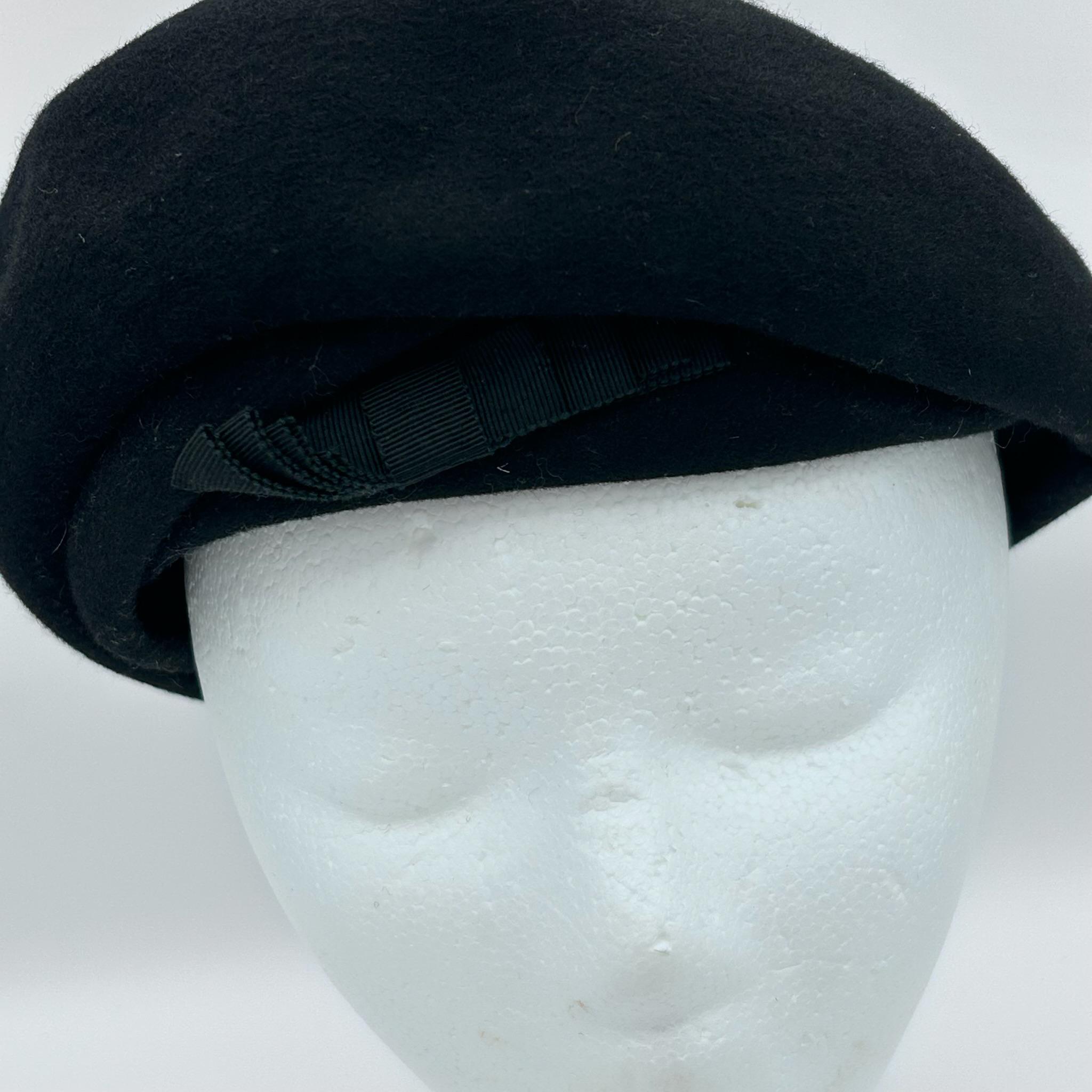 Vintage Union Made Black Wool Beret With Ribbon Detail - Mid  display picture 3